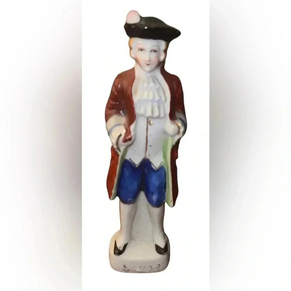 Vintage Made in Occupied Japan Fancy Colonial Man Ceramic Figurine - Picture 1 of 5